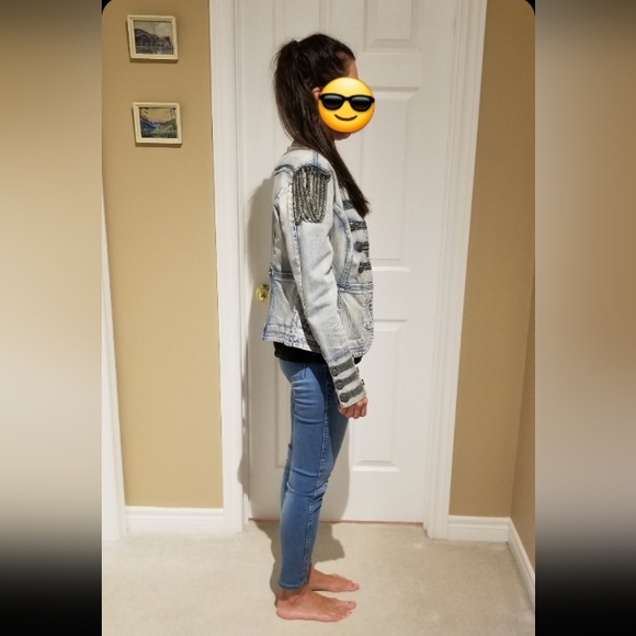 Guess, size M jean jacket - Picture 10 of 11